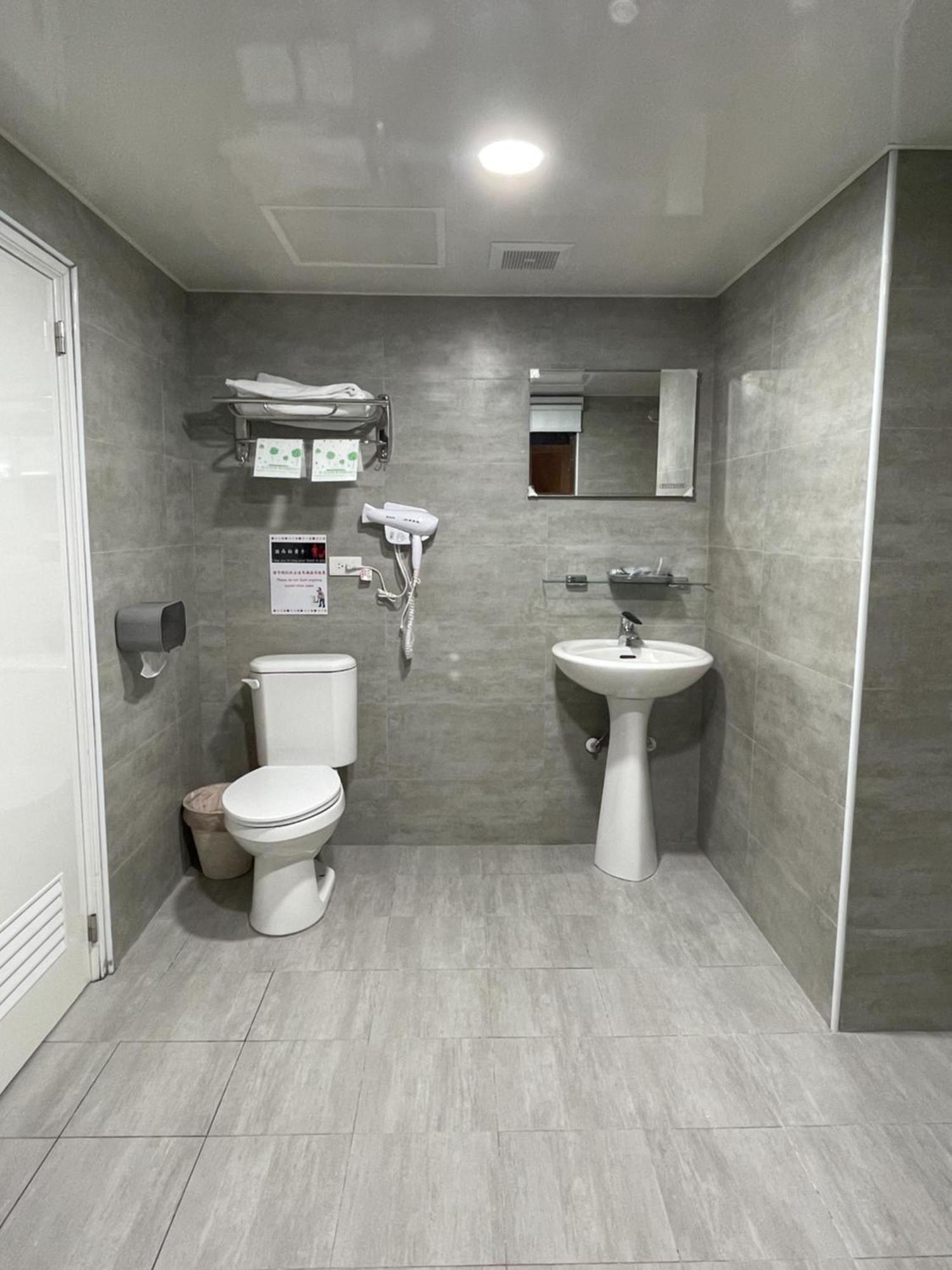 Hotel 溫情自助旅店 Taoyuan Exterior foto